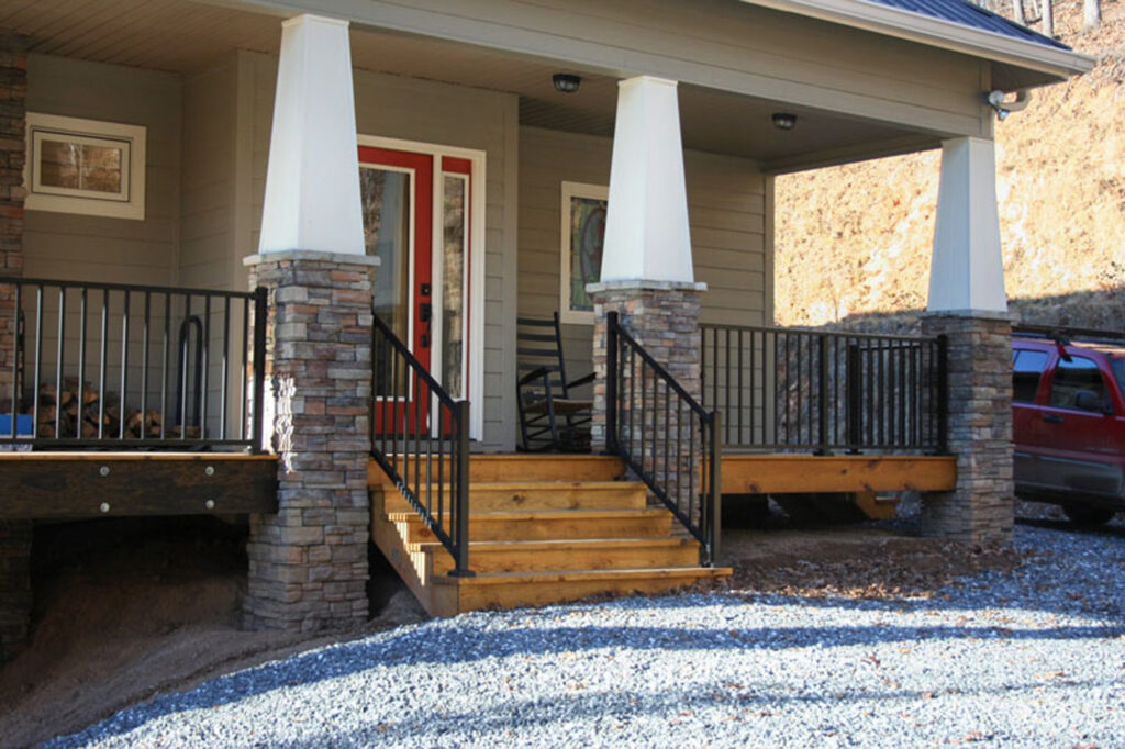 Designing Your Stairs With Aluminum Railings